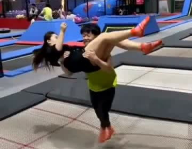 小姐姐剪刀脚,小姐姐演绎独特魅力